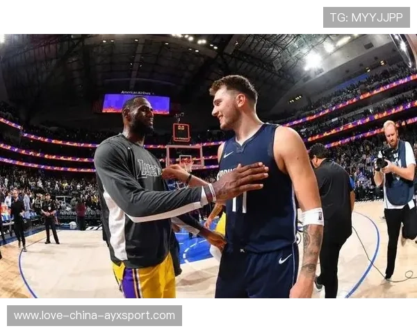 轰44+12！不会抢里夫斯球权，东契奇赛后道歉，还谈到了詹姆斯，东契奇vs詹姆斯