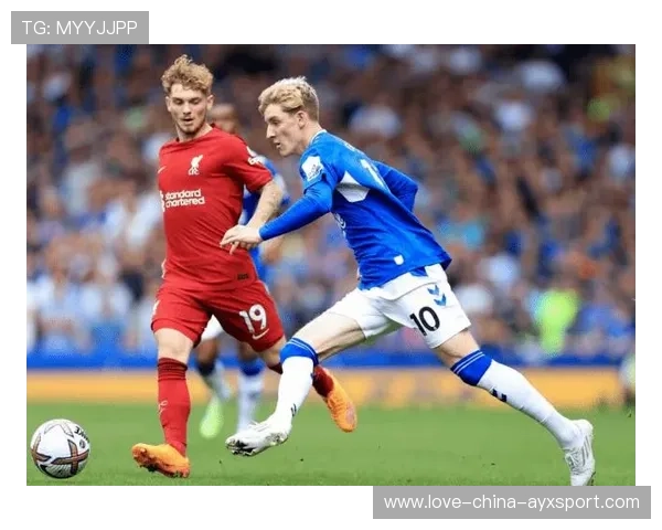 莱奥边路外脚背传中落点绝佳